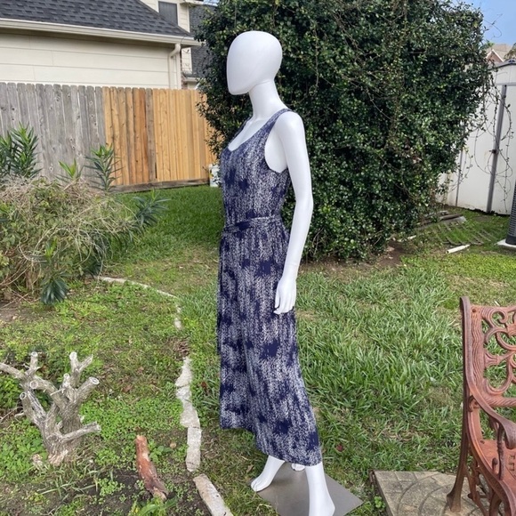 💋NWT Halston Flared Legs Tie Waist Print Scoop Neck Jumpsuit - Picture 8 of 13